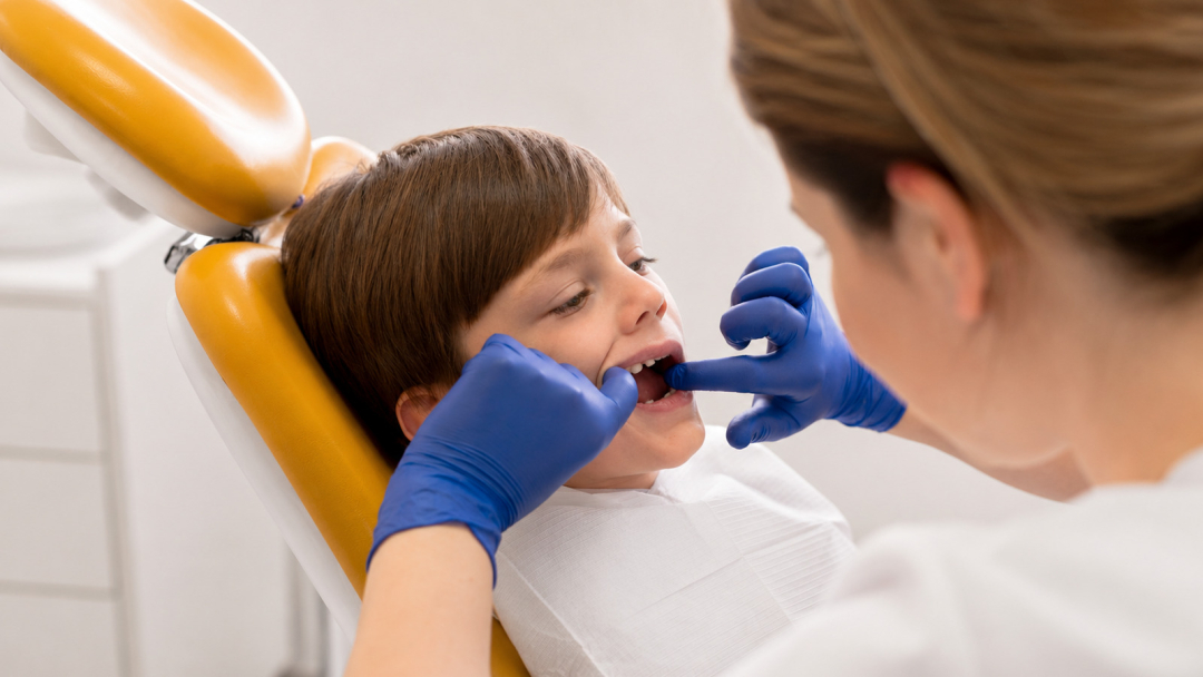 Trám răng trẻ em: Làm sao để thao tác nhanh mà vẫn đảm bảo độ bền?